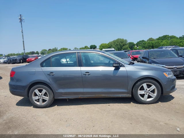 3VWD07AJ9EM399963 Volkswagen Jetta