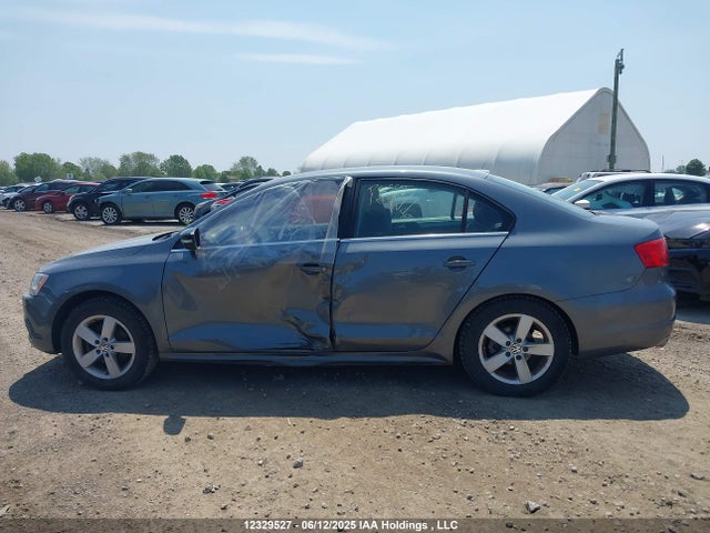 3VWD07AJ9EM399963 Volkswagen Jetta