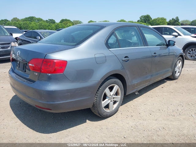 3VWD07AJ9EM399963 Volkswagen Jetta