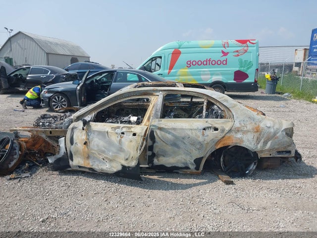 WDDZF6JB0KA499944 Mercedes-Benz m276