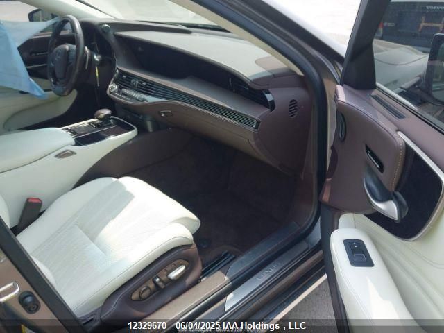 JTHC5LFFXJ5000585 Lexus v35a-fts