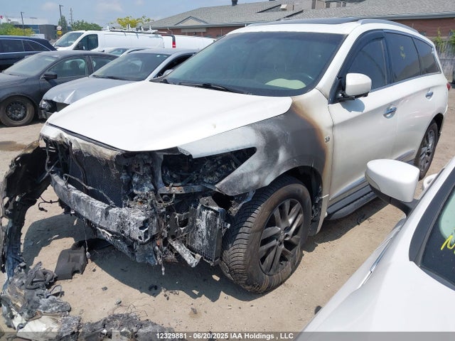 5N1AL0MM1FC525256 Infiniti 2015