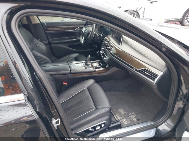 BMW 750i 2016 WBA7F2C57GG417520 Image 5