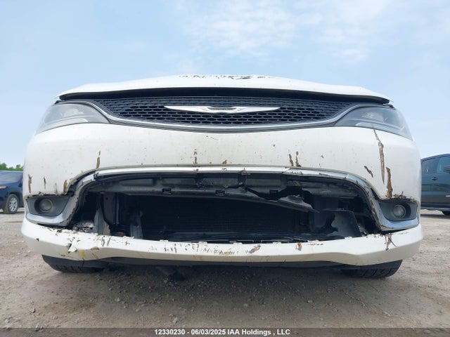 1C3CCCAB3FN507240 Chrysler 2015