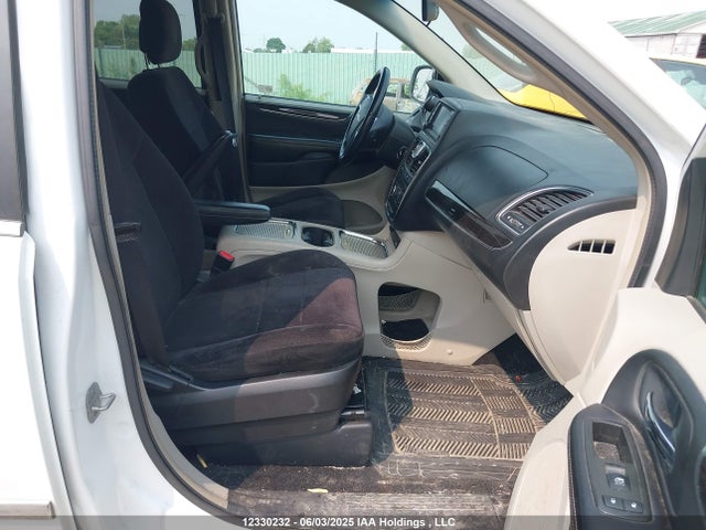 Chrysler 2014 2014 2C4RC1BG3ER114859 Image 5