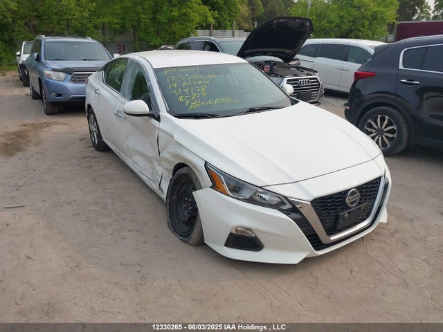 Nissan 2019 2019 1N4BL4BW2KN319128 Image 1