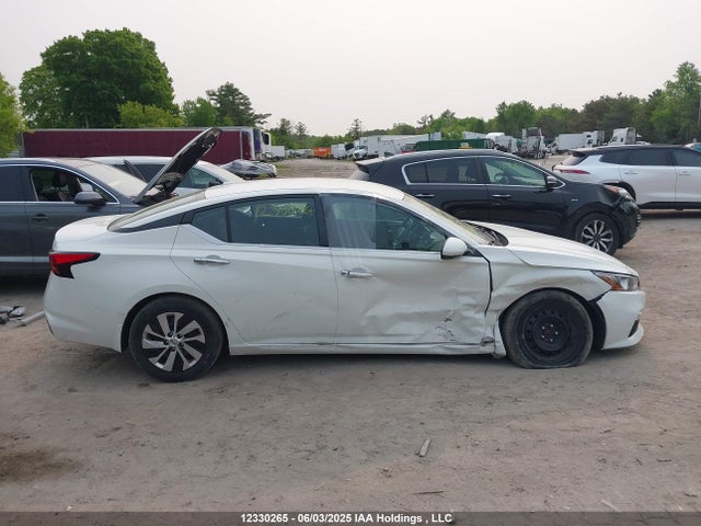 Nissan 2019 2019 1N4BL4BW2KN319128 Image 14