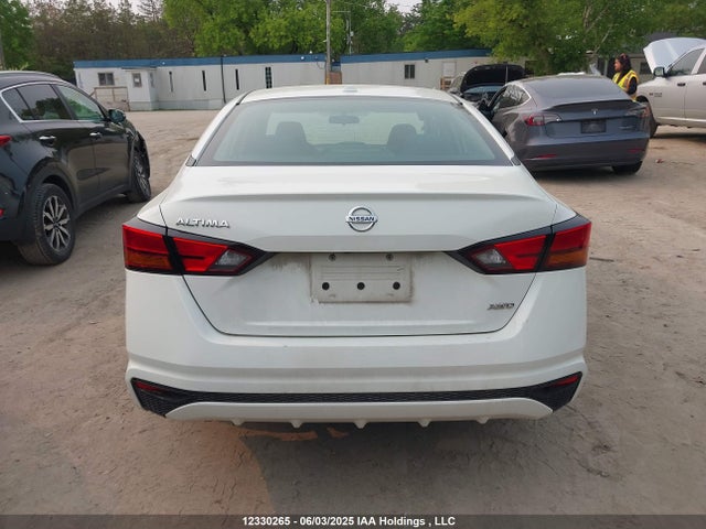 Nissan 2019 2019 1N4BL4BW2KN319128 Image 17