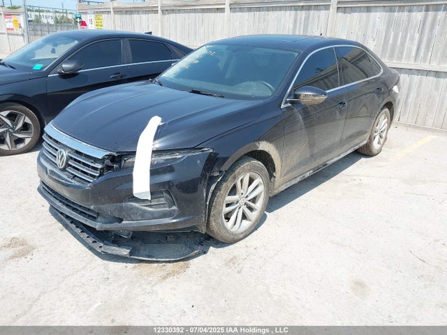 Volkswagen Passat 2021 1VWBA7A32MC005984 Image 2