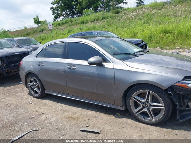 WDD3G4FBXKW028869 Mercedes-Benz m260
