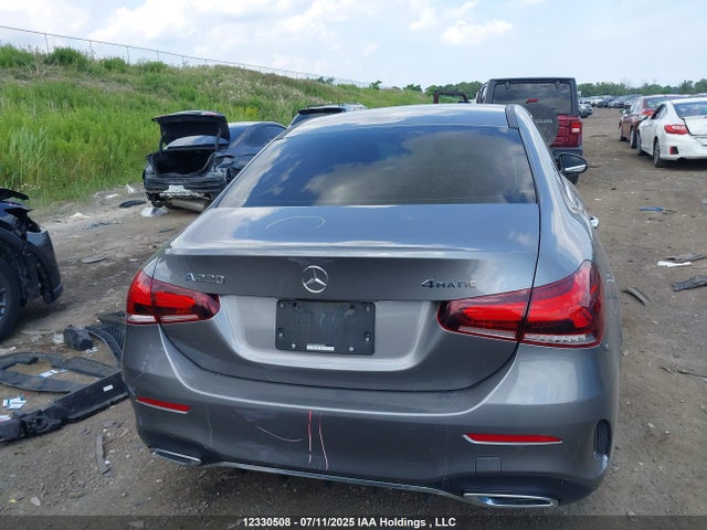 WDD3G4FBXKW028869 Mercedes-Benz m260
