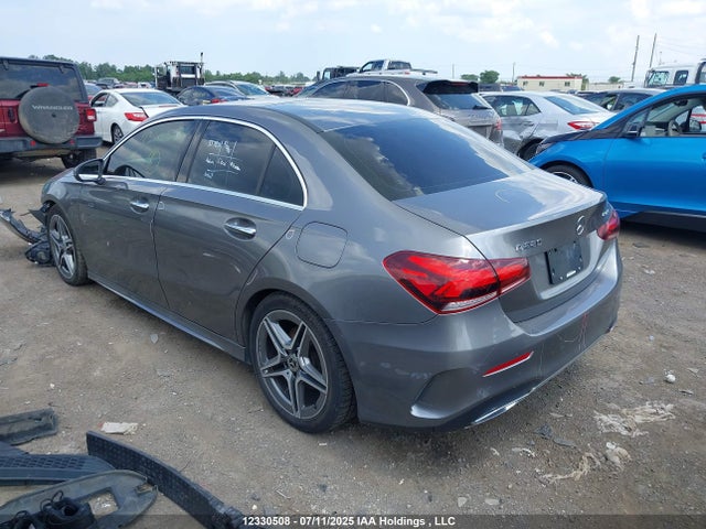 WDD3G4FBXKW028869 Mercedes-Benz m260