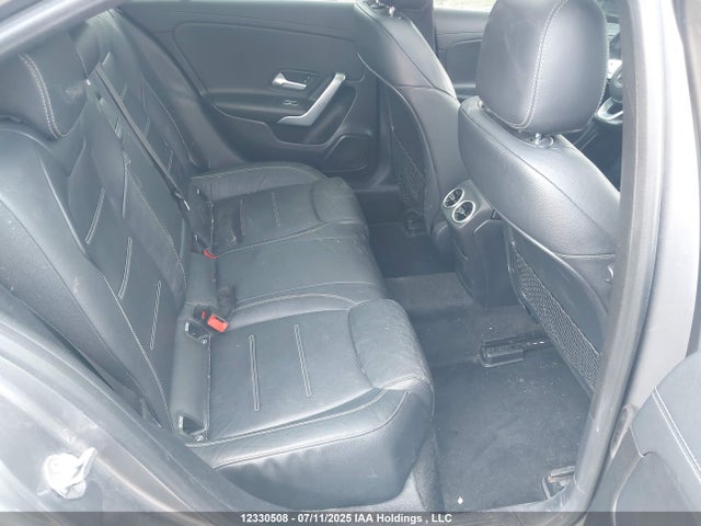 WDD3G4FBXKW028869 Mercedes-Benz m260