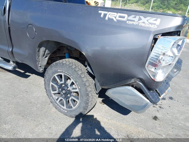Продажа на аукционе авто 2015 Toyota Tundra Sr 5.7l V8, vin: 5TFUY5F19FX467375, номер лота: 12330509