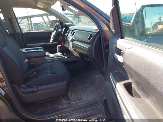 Продажа на аукционе авто 2015 Toyota Tundra Sr 5.7l V8, vin: 5TFUY5F19FX467375, номер лота: 12330509