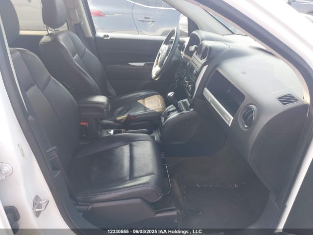 1C4NJDAB2GD740288 Jeep 2016