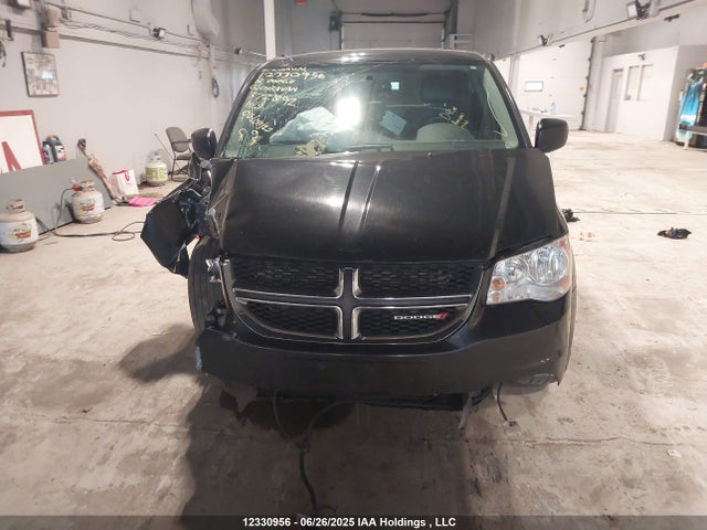 2C4RDGDG8GR372892 Dodge Grand Caravan