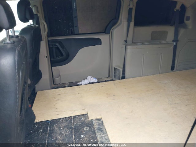 2C4RDGDG8GR372892 Dodge Grand Caravan