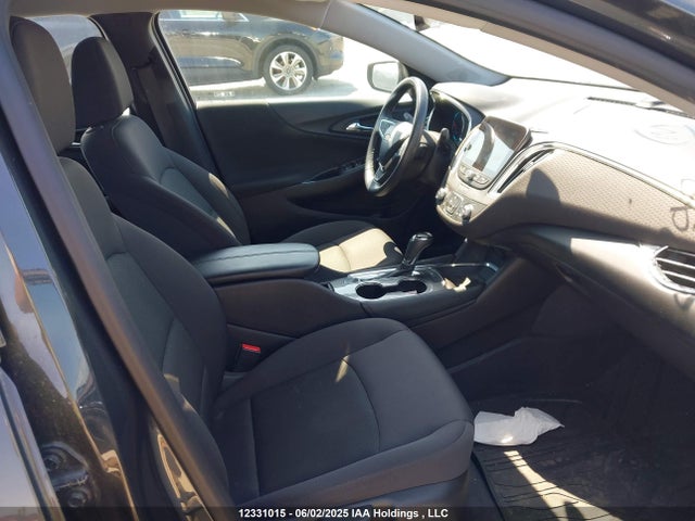1G1ZE5ST9HF256118 Chevrolet MALIBU 1LT