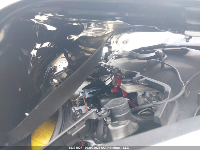 Tesla Model Y 2024 7SAYGDEEXRF018016 Image 10