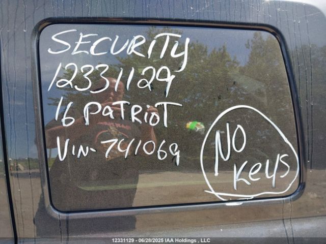 1C4NJRABXGD741069 Jeep 2016