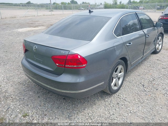 1VWCV7A31FC086956 Volkswagen 2015