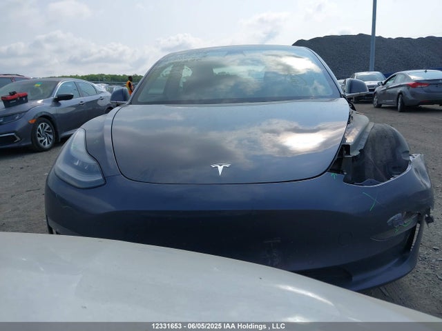 5YJ3E1EB2KF414870 Tesla MODEL 3
