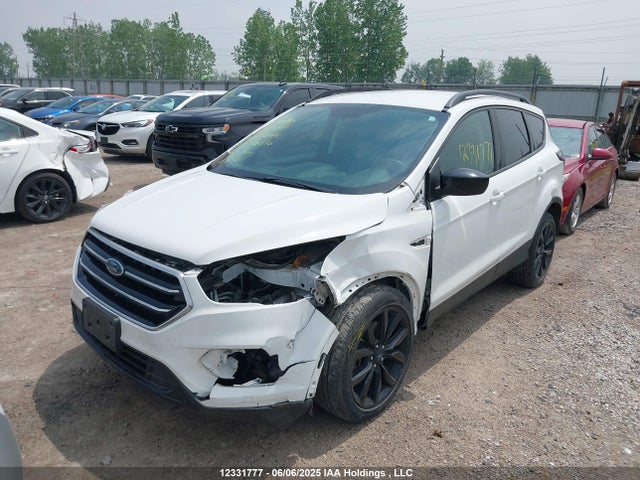 1FMCU9G95HUE60670 Ford 2017
