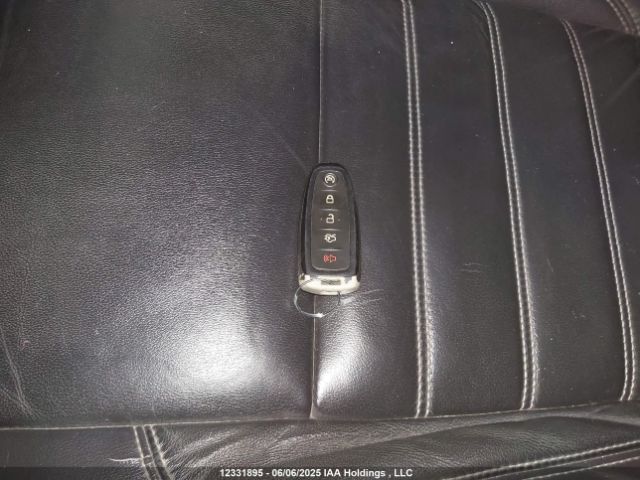 1FMCU9J90HUA72805 Ford Escape Titanium