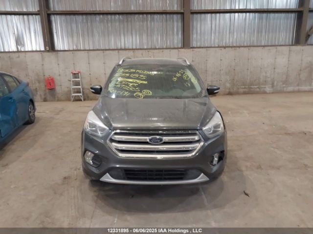 1FMCU9J90HUA72805 Ford Escape Titanium