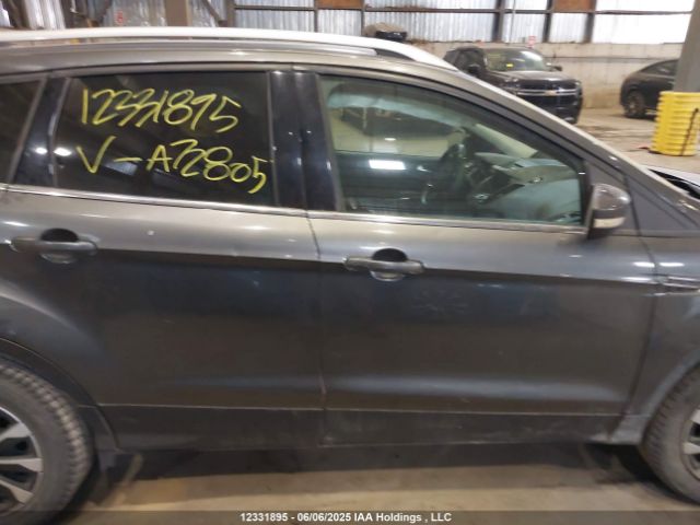 1FMCU9J90HUA72805 Ford Escape Titanium