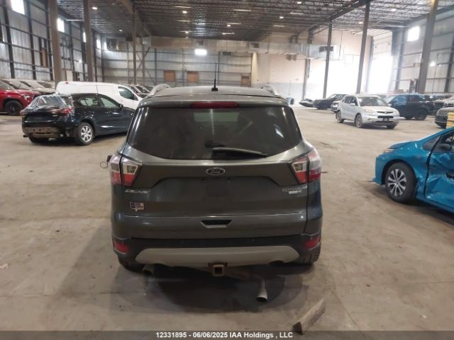 1FMCU9J90HUA72805 Ford Escape Titanium
