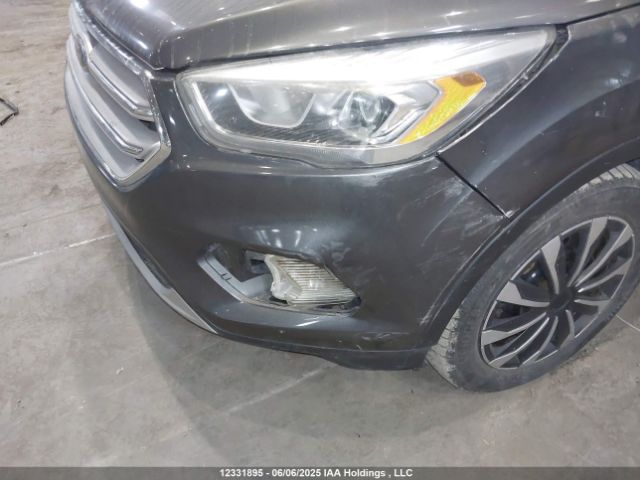 1FMCU9J90HUA72805 Ford Escape Titanium