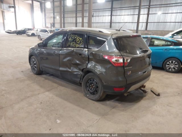 1FMCU9J90HUA72805 Ford Escape Titanium