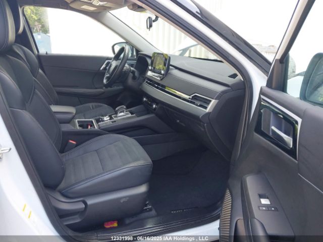 JA4J4UA84NZ618245 Mitsubishi Outlander Se/black Edition