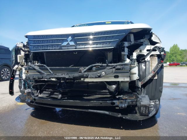 JA4J4UA84NZ618245 Mitsubishi Outlander Se/black Edition