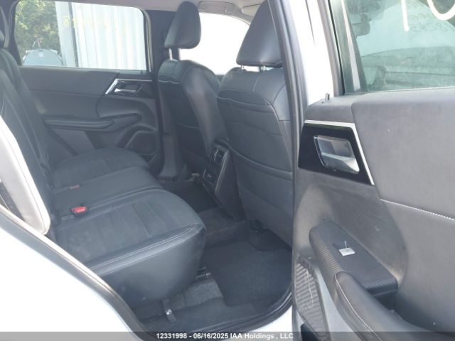 JA4J4UA84NZ618245 Mitsubishi Outlander Se/black Edition