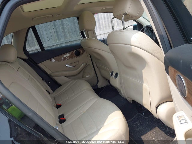 WDC0G4KB8HF114607 Mercedes-Benz m274