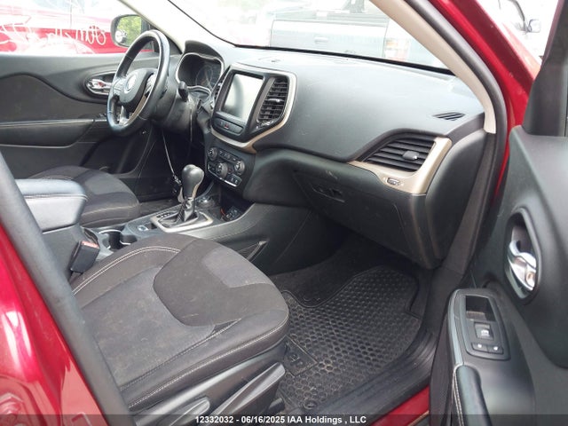 1C4PJMCS5FW588161 Jeep Cherokee