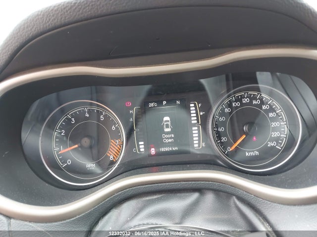 1C4PJMCS5FW588161 Jeep Cherokee