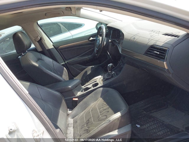 3VWG57BU3KM038148 Volkswagen 1.4 tsi