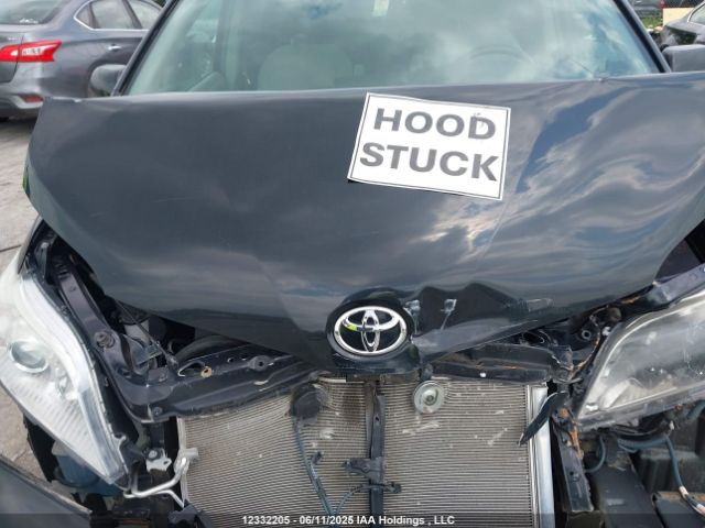 5TDKK3DC4GS699164 Toyota Sienna