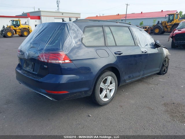3VWD17AU1JM766923 Volkswagen 2018