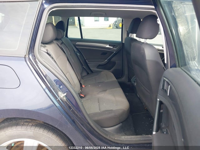 3VWD17AU1JM766923 Volkswagen 2018