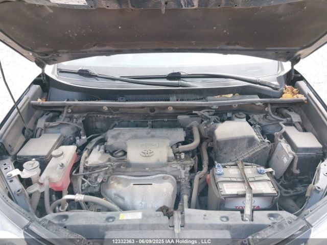 2T3RFREV9JW767177 Toyota Rav4 Xle