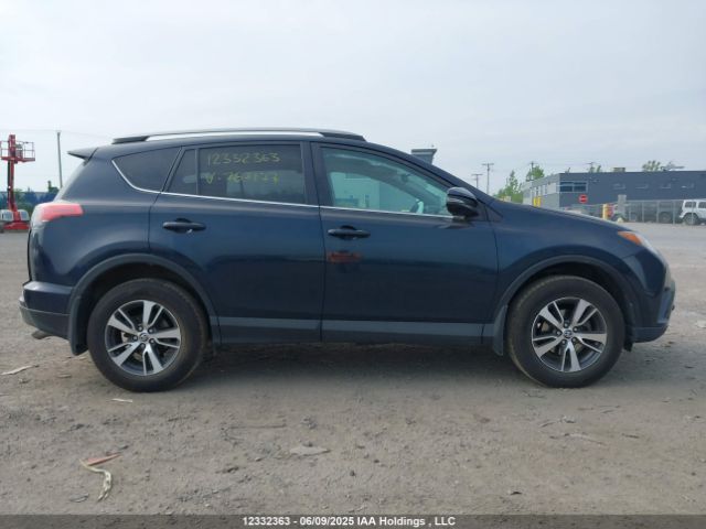 2T3RFREV9JW767177 Toyota Rav4 Xle