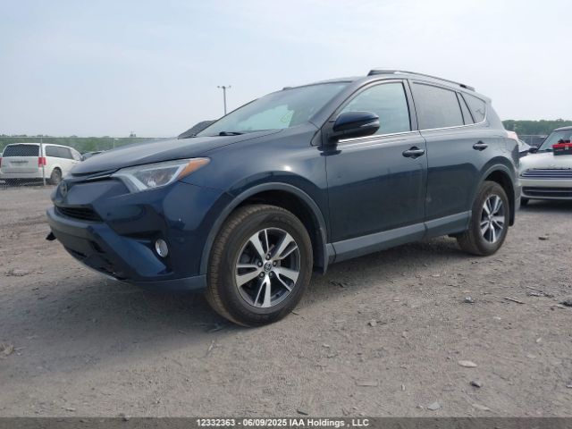 2T3RFREV9JW767177 Toyota Rav4 Xle