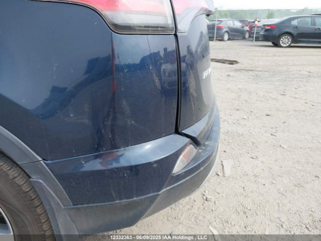 2T3RFREV9JW767177 Toyota Rav4 Xle