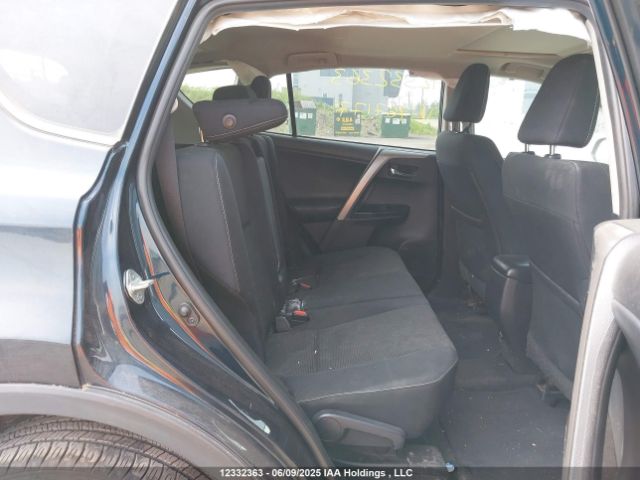 2T3RFREV9JW767177 Toyota Rav4 Xle