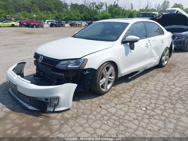 3VW5S7AJ3FM266132 Volkswagen 2015